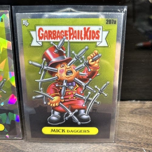 Cheap Sneaks Footwear/Sports Cards Garbage Pail Card 2022 TOPPS CHROME GARBAGE PAIL KIDS CRACKED ICE 207a And Base Card
