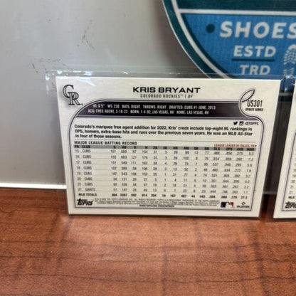 Cheap Sneaks Footwear/Sports Cards Kris Bryant SP Image Variation 2 Card Lot 2022 Topps Update #US301 C.