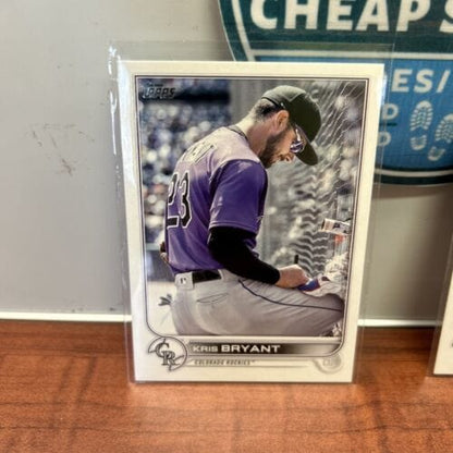 Cheap Sneaks Footwear/Sports Cards Kris Bryant SP Image Variation 2 Card Lot 2022 Topps Update #US301 C.
